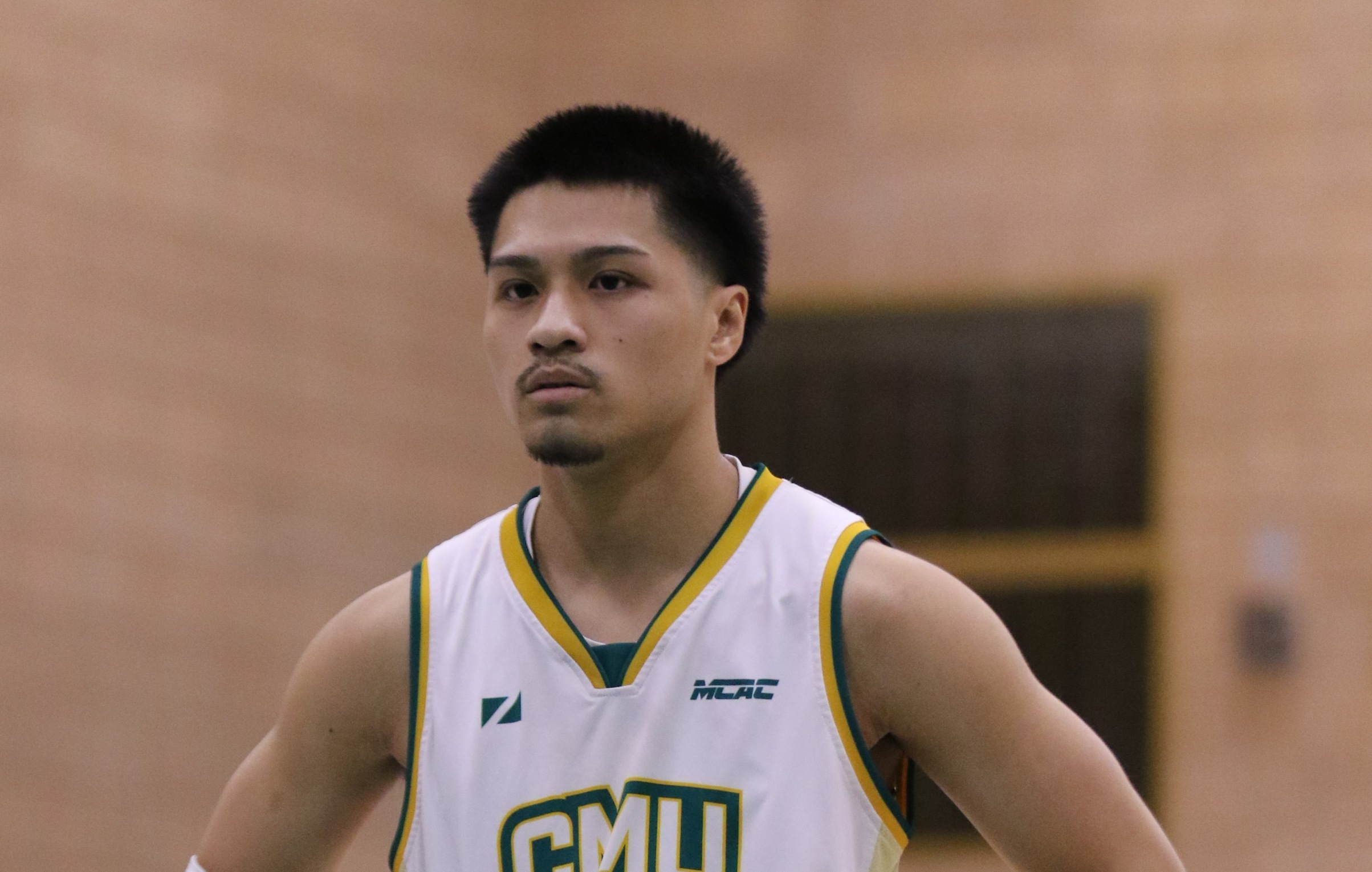 Fernandez named men's basketball player of the year