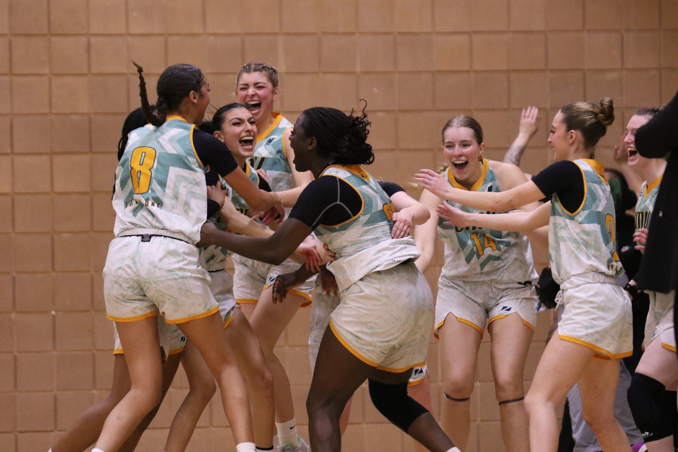 Blazers win MCAC women's basketball title